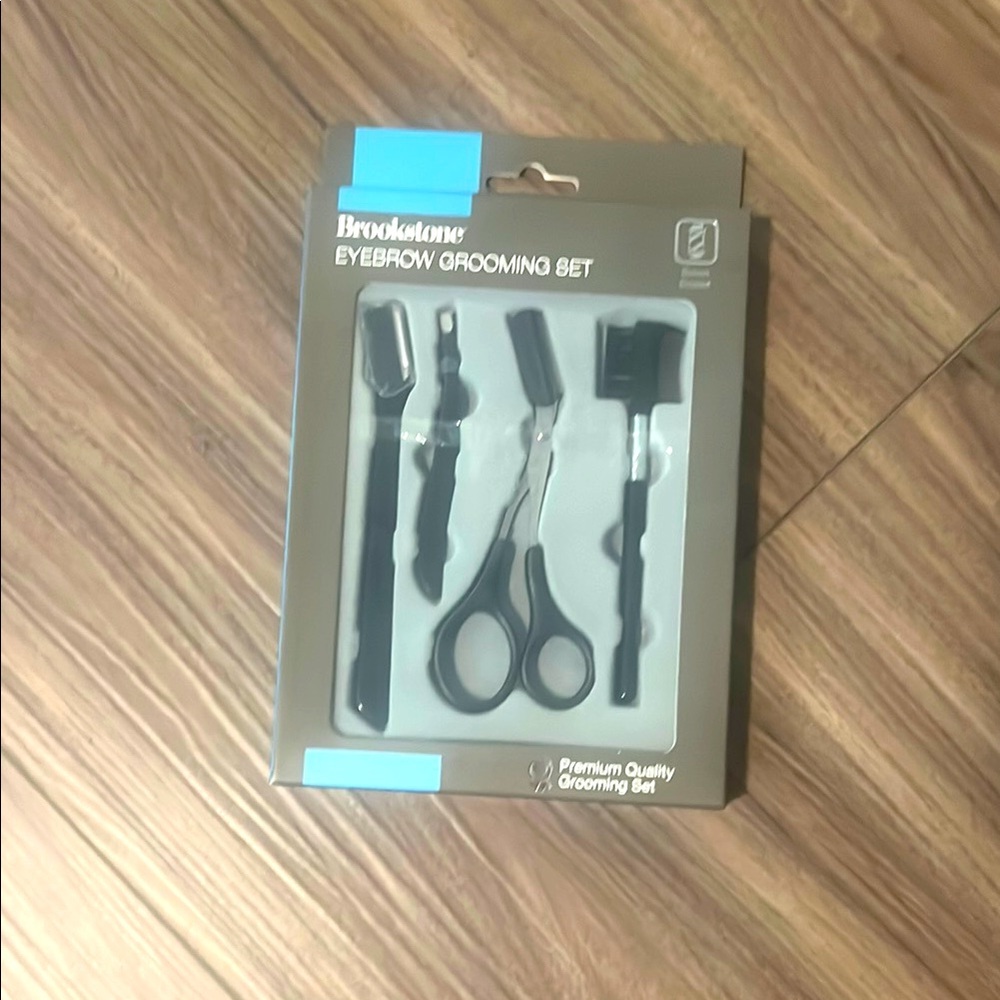 Brookstone Black Eyebrow Grooming Set